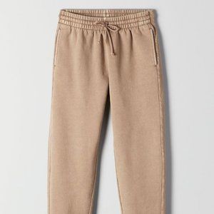 TNA CozyAF boyfriend sweatpants S. colour gd chasm